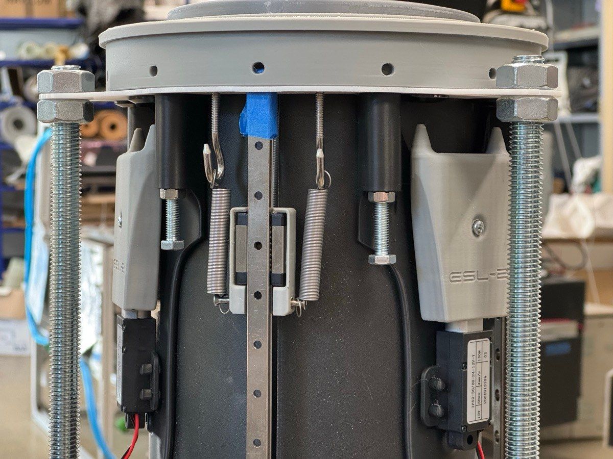 Prototype, linear rail, springs and actuators